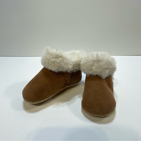 Old Navy Other - OLD NAVY Baby Booties Size 6–12 Months Brown Faux Suede Cozy Fur Lined Crib Shoe